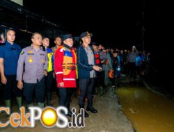 Respons Cepat Tangani Banjir Padang, Polri Kerahkan Personel dan Dirikan Posko Kesehatan
