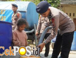 Brimob Polda Jatim Salurkan 40 Ribu Liter Air Bersih untuk Warga Gresik dan Sidoarjo