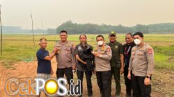 Tak Hanya Padamkan Api, Polri Selamatkan Anak Beruang Madu Terdampak Karhutla