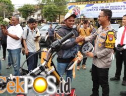 Senyum Sumringah Korban Curanmor, Polres Malang Kembalikan Motor Hasil Operasi Sikat Semeru
