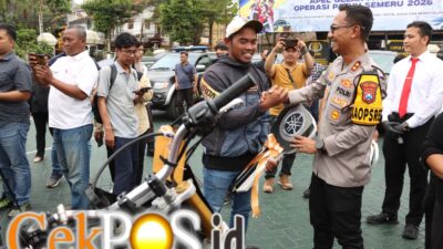 Senyum Sumringah Korban Curanmor, Polres Malang Kembalikan Motor Hasil Operasi Sikat Semeru