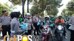 Jumat Berkah, Polda Jatim Salurkan 600 Paket Sembako untuk Pengemudi Ojol